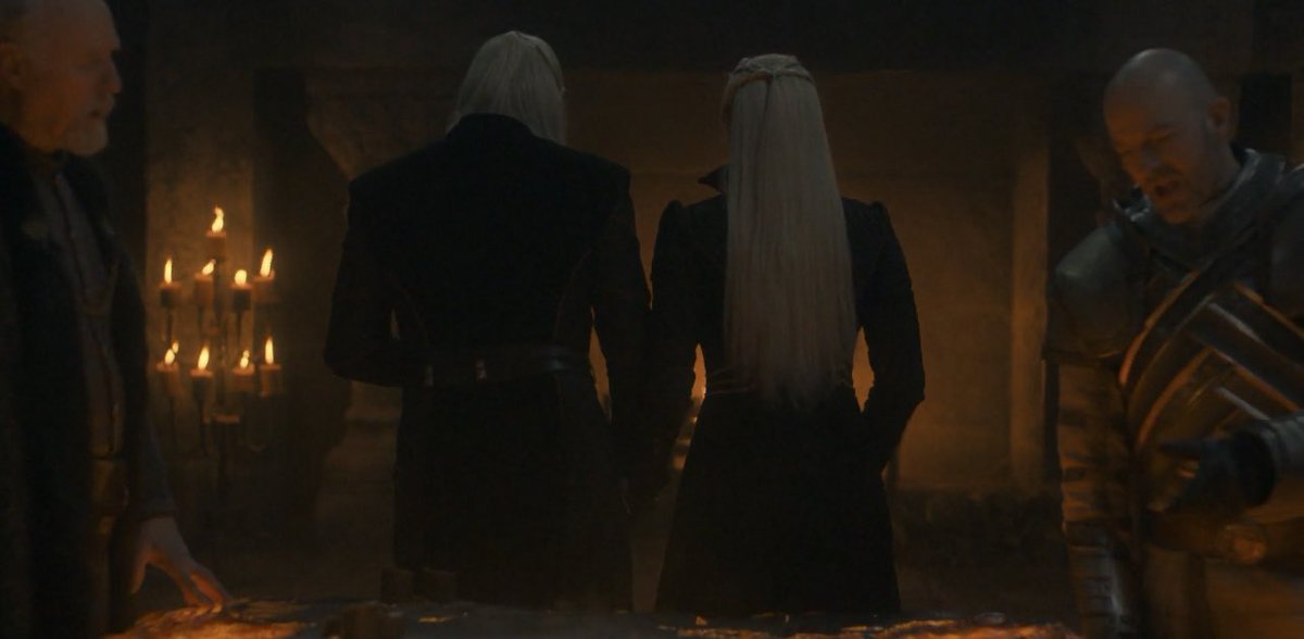 darknyra's tweet photo. matt and emma should be the ones making executive decisions over daemon and rhaenyra. they understand their characters in great detail specially matt, his brain works different. first the viserys crown scene and now we found out this ending scene was HIS IDEA https://t.co/J0VfpVaYVJ