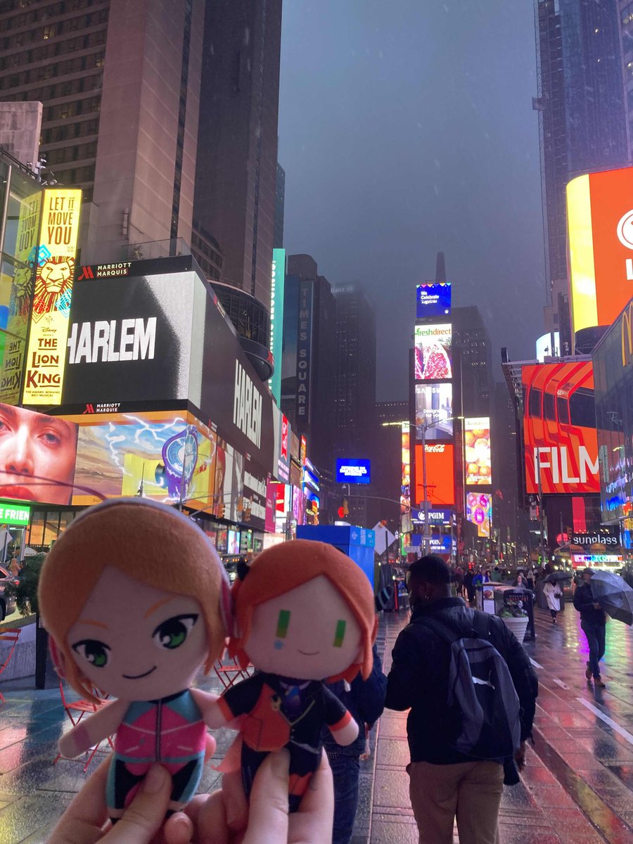 motokiie's tweet photo. Oh my god I can't belive we are in the New York City from the hit game Ensemble Stars https://t.co/jJOYk3btJi