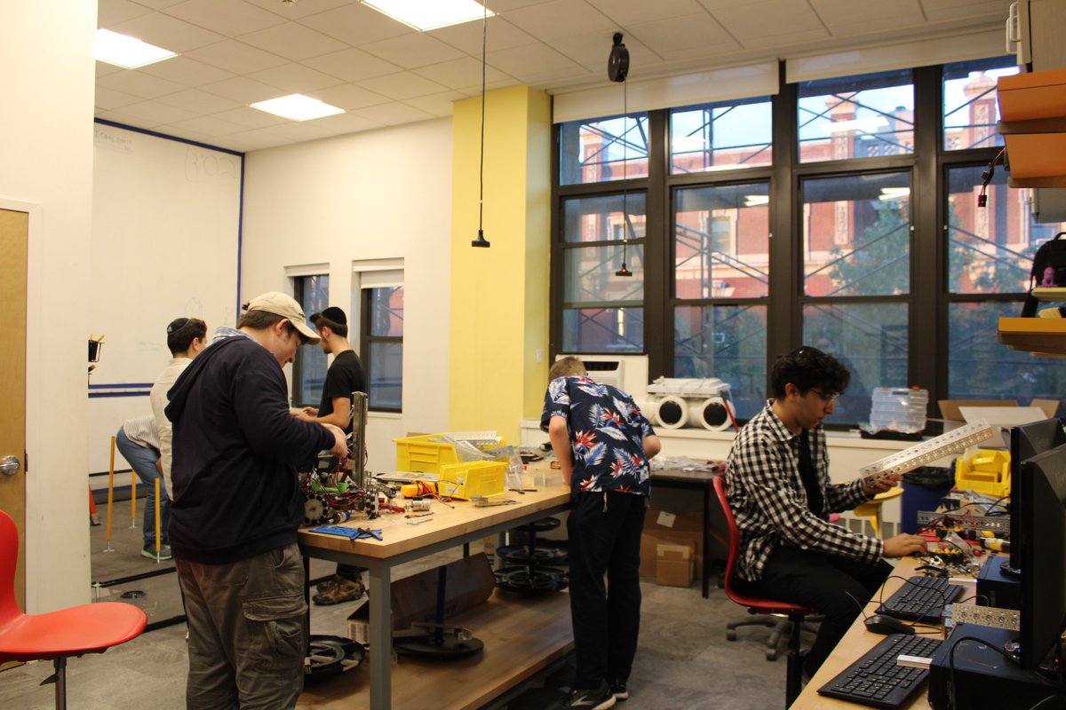 "First"(pun intended) Lionotics meeting, productivity is already soaring!
#FirstTechChallenge #OMGrobots
<a href="/FIRSTweets/">FIRST</a> <a href="/FTCTeams/">FIRST Tech Challenge</a>