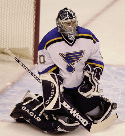 hockey_vintage's tweet photo. #WaybackWedneday 20 years ago today ON THIS DAY in hockey history (October 26, 2002):
The @StLouisBlues become the 1st (and still only) team in NHL history to win 4 consecutive games using 4 different goalies:
Reinhard Divis
Curtis Sanford
Cody Rudkowsky
Fred Brathwaite https://t.co/t25ppKsbt1