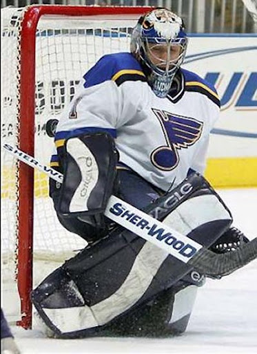 hockey_vintage's tweet photo. #WaybackWedneday 20 years ago today ON THIS DAY in hockey history (October 26, 2002):
The @StLouisBlues become the 1st (and still only) team in NHL history to win 4 consecutive games using 4 different goalies:
Reinhard Divis
Curtis Sanford
Cody Rudkowsky
Fred Brathwaite https://t.co/t25ppKsbt1