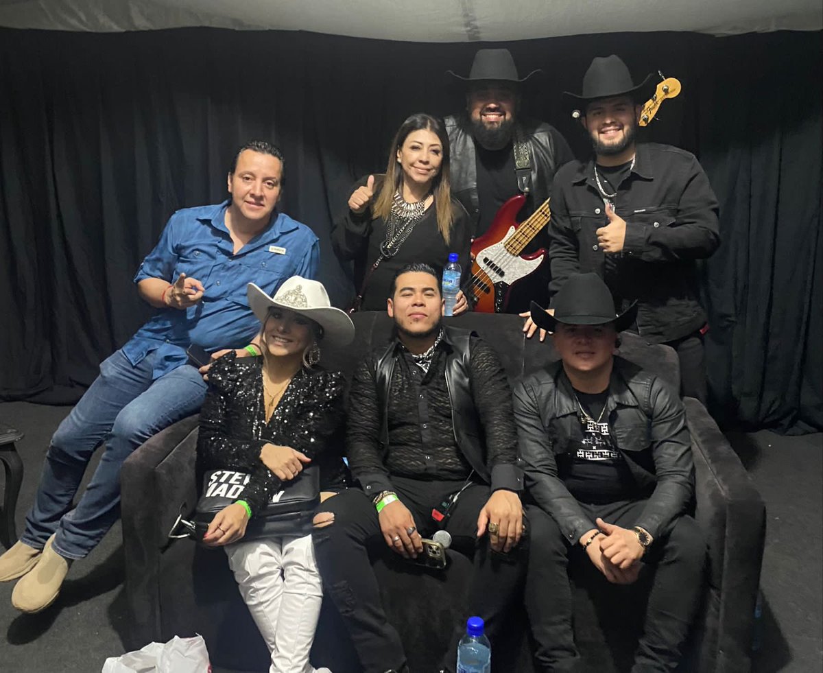 Qué grupazo #vilax de #torreon de esos que da gusto escuchar y que vienen con todo en el #regionalmexicano
