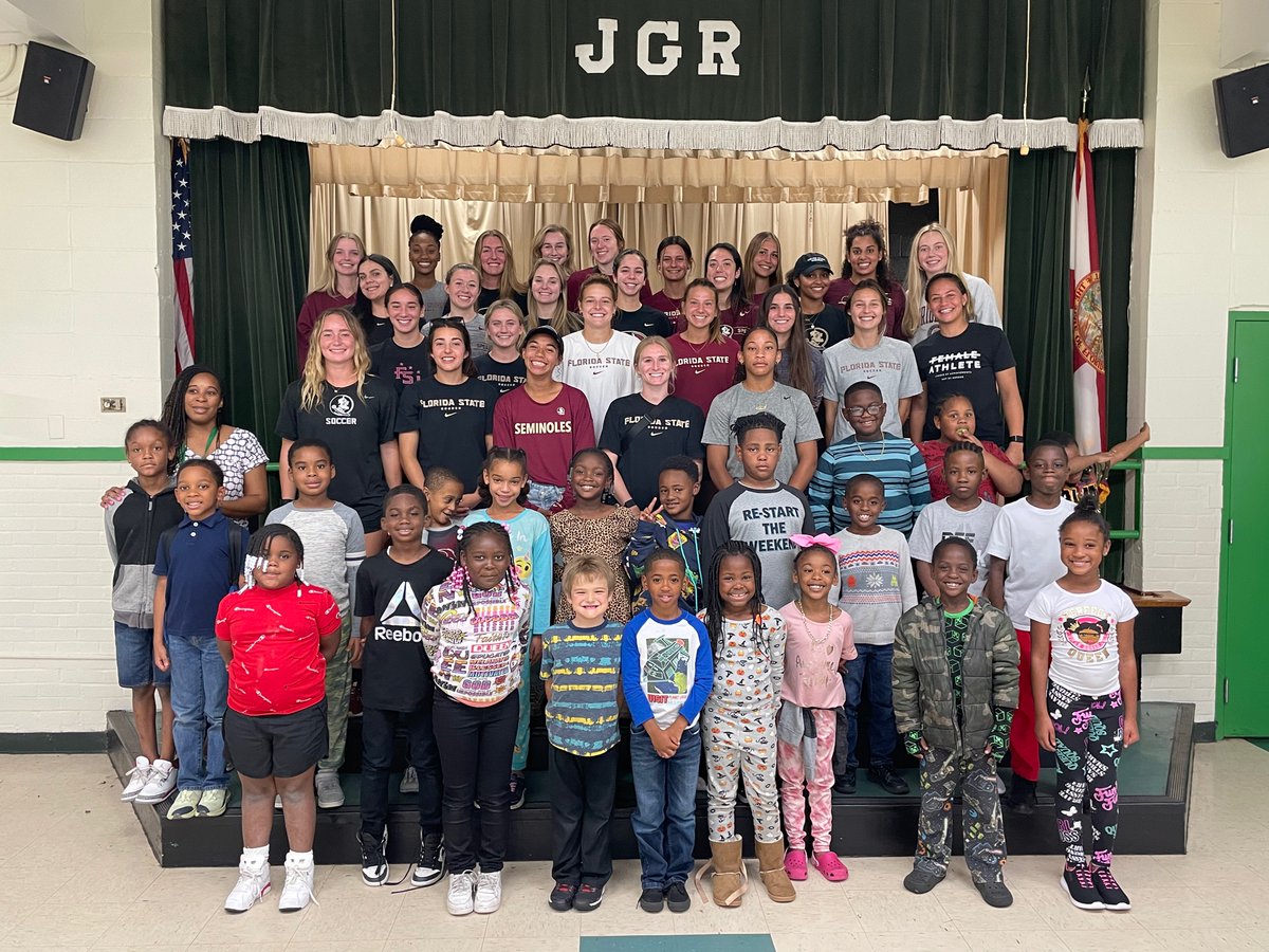 skye_ekes's tweet photo. Thank you @RisingSpearNIL 
 for the amazing opportunity to work with Riley Elementary school! These kids are awesome!! ❤️ https://t.co/TeG5ZAfv0L https://t.co/Vqlp4VBgql