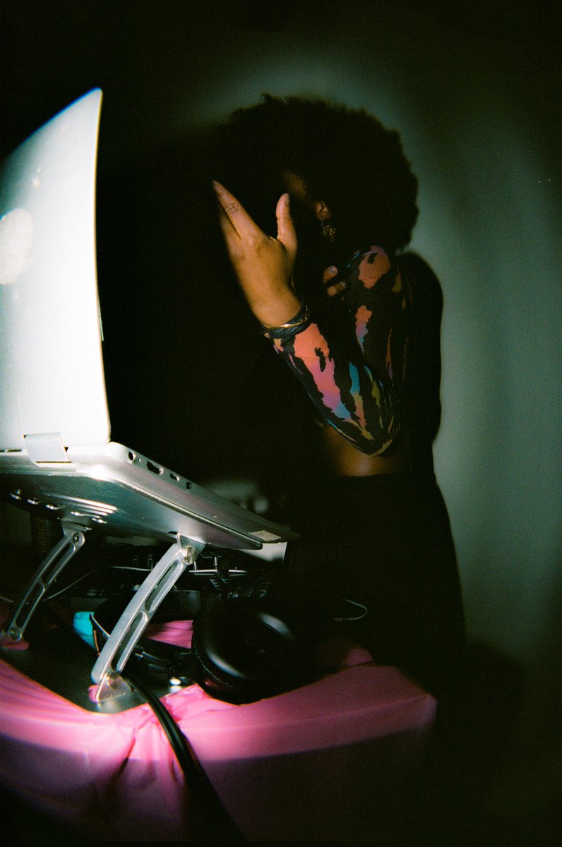 fotographysucks's tweet image. #2real from a show in september on #35mm