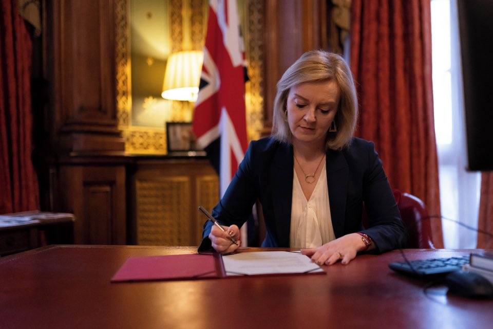 Emelia_Eliott's tweet photo. Goodbye Liz Truss... I knew she wouldn't last. https://t.co/3146fGESXY