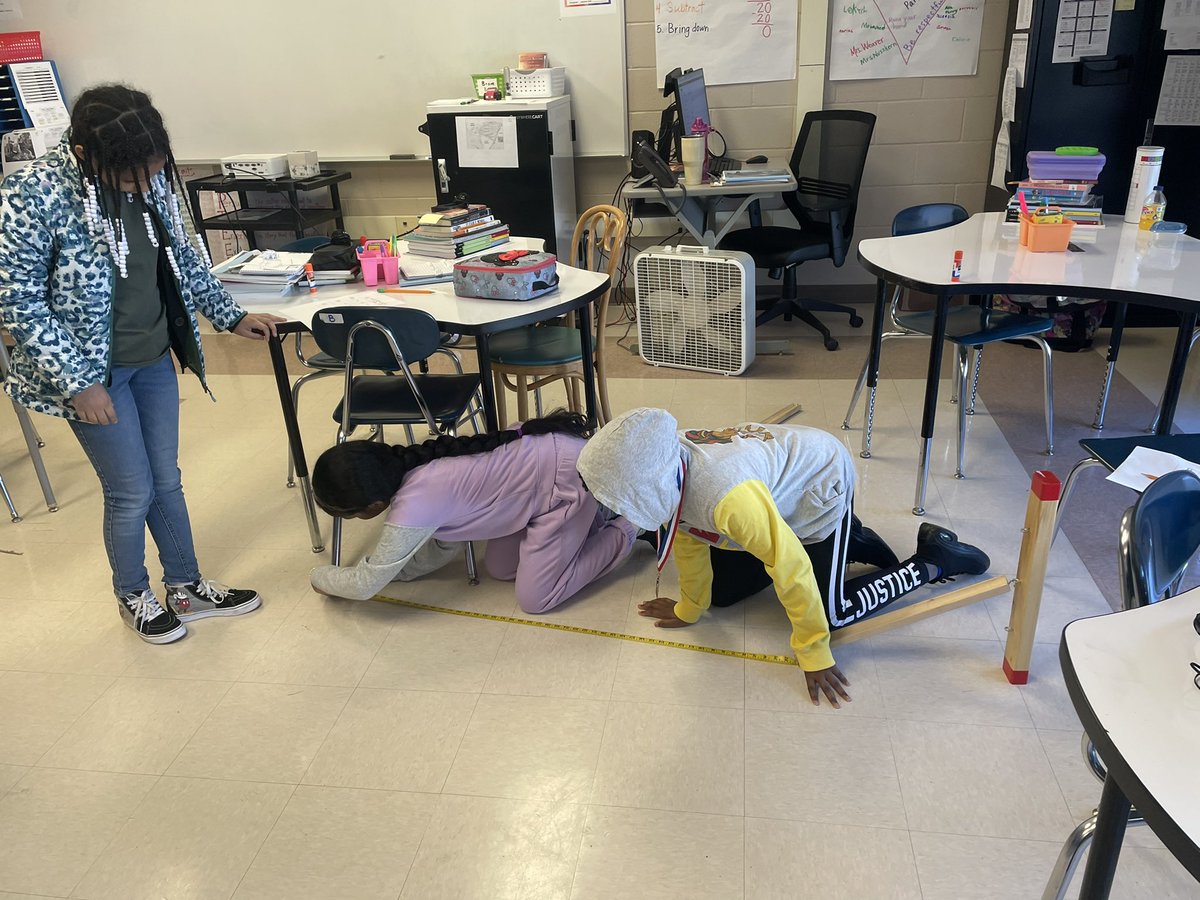 WeaverMichelle4's tweet photo. Building rollercoasters with Saratoga Children Museum! #SchenectadyRising #STEAM @KMunrett @ap_bate https://t.co/frW78iQhuu