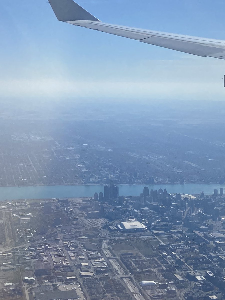 Just arrived in #Detroit for my first #kubecon in North America! I checked the schedule and there are a tons of interesting topics: #webassembly, #devx, #knative, #dapr, #gitops, and all incubated #cncf project!