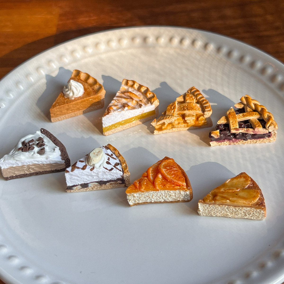 of course I had to make pie magnets for the autumn season 🥧✨