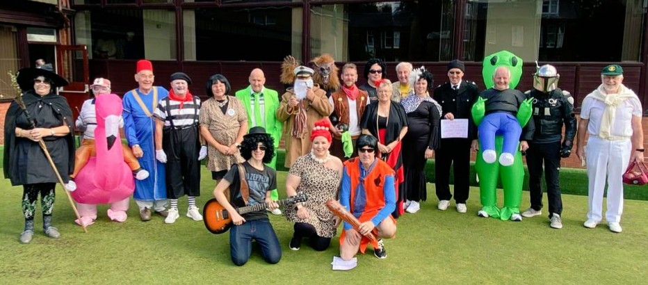 fraserpaul6's tweet photo. @BowlsIsBowls Ye it is but I like this one too, A great end of season day! Brilliant to see so many members get involved in the fancy dress option 😂 https://t.co/y5RgUzbRwT