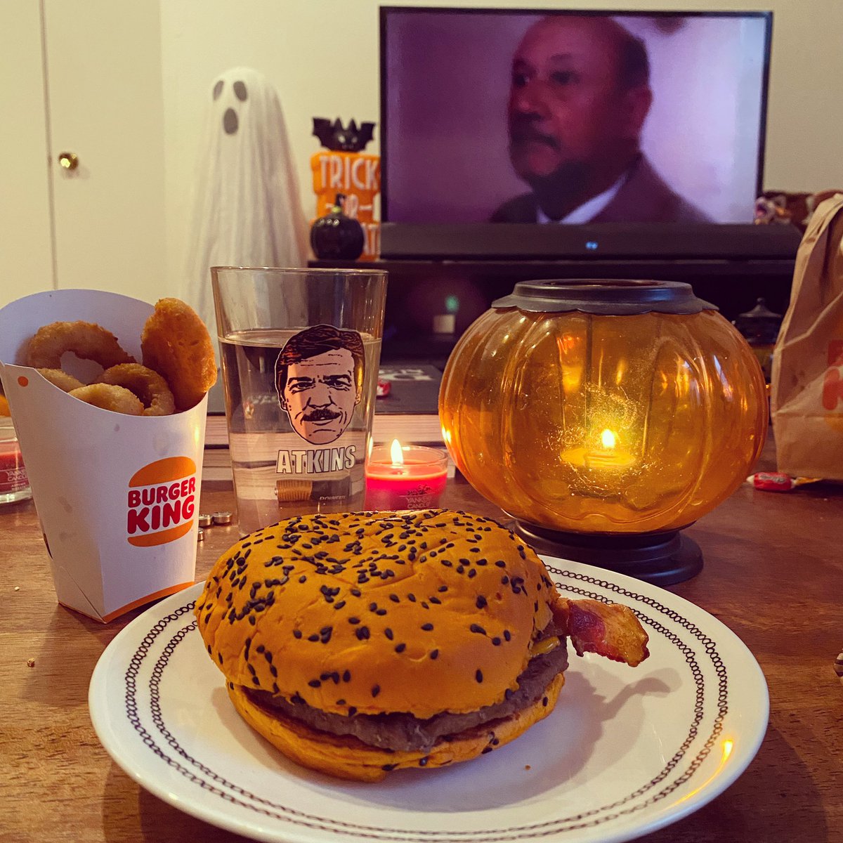 HalloweeniesPod's tweet photo. A Halloween 🎃 feast ahead of the rankings recording. The burger is better than the flick! #GhostWhopper https://t.co/9lPwn1R7Cj