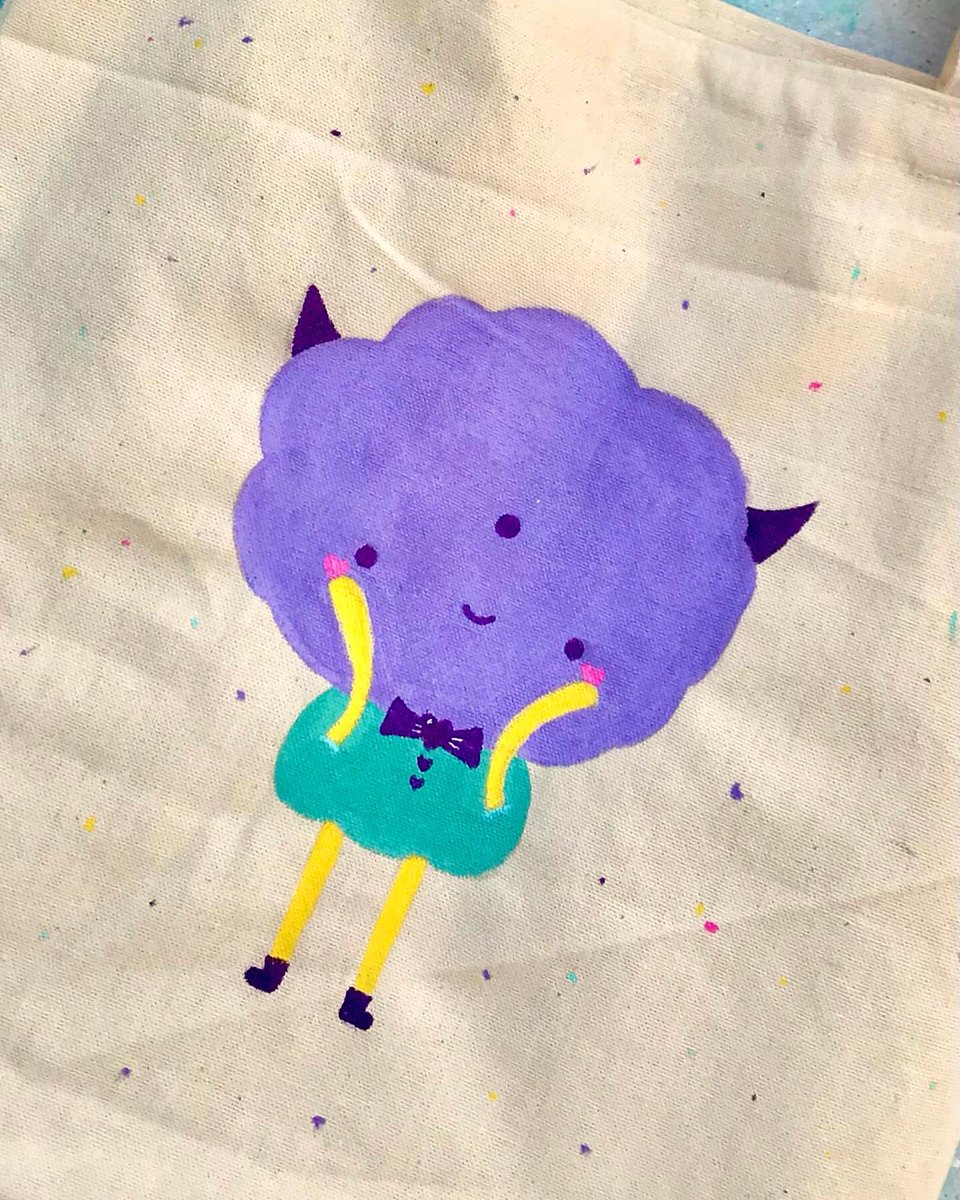 ChibiMoustra's tweet photo. Les quiero compartir esta hermosa bolsita que pinté a manita. (pieza única) 💜⭐️😊

✨VENDIDA✨

#cute #kawaii #totebag #handmade https://t.co/BBGcoPA2qw