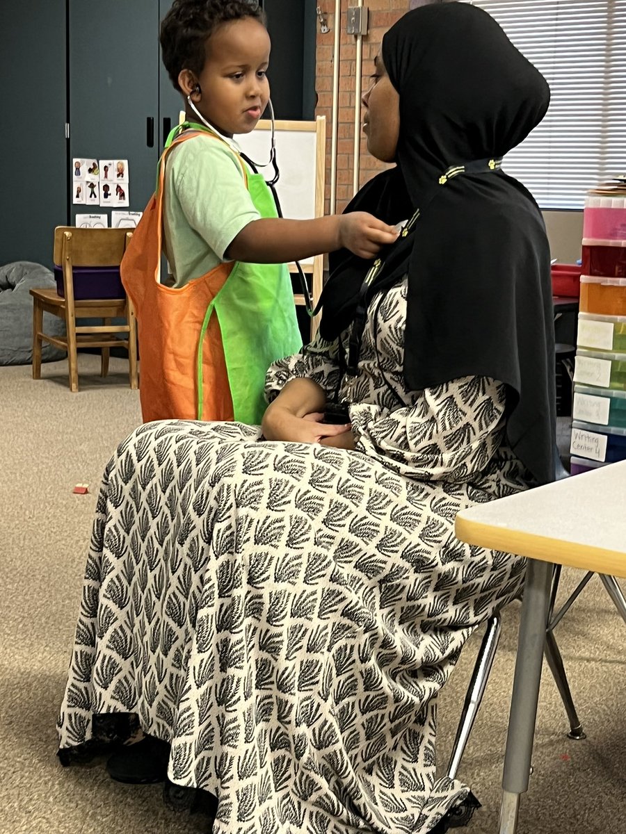 In Ms. Carvers' class, Ms. Sofia enjoyed playing the role of the patient while one of our kindergarteners enjoyed playing doctor. At Pond, we seize every chance to develop and encourage our students' confidence. #CommunityStrong #One91
