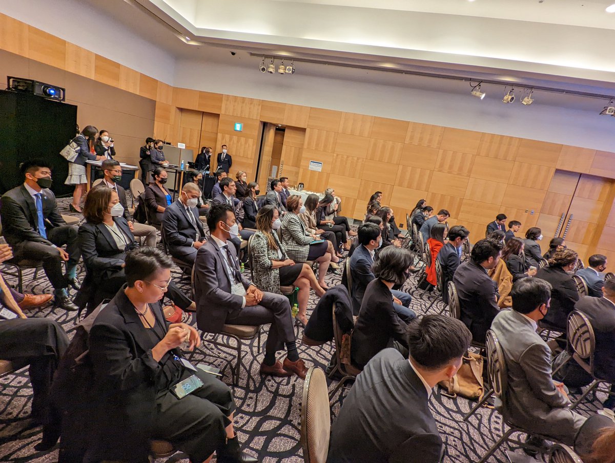 USJC's tweet photo. Happening now: USJC Board Chair Paul Yonamine is addressing our inaugural ELP50 program participants in Tokyo, Japan! #USJCAC #USJCELP #ELP50 https://t.co/5p4EI5gkSq