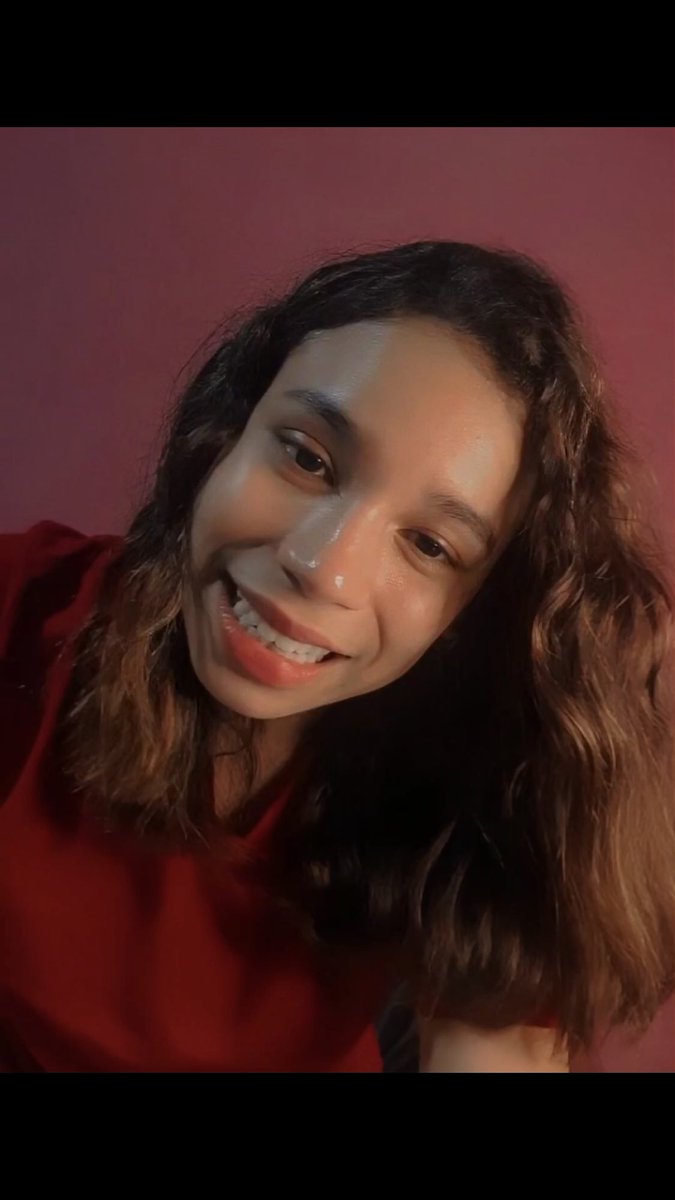 <a href="/Angiefloreshn/">Angie Flores 💙🎶💜</a> gracias por el live de ayer 🥰 nos encantó . 
Ahh y te veías súper hermosa 🥰.