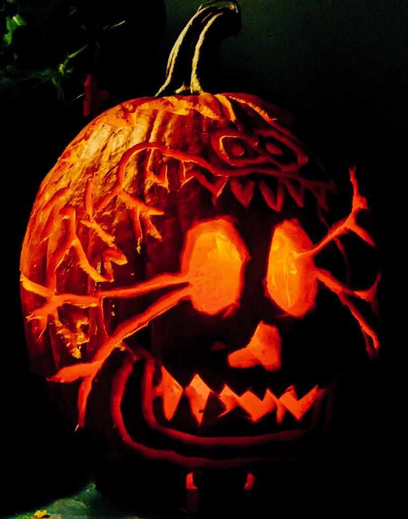 SMRVRODMANN's tweet photo. @ToxicSkullsClub 

Well it's pumpkin carving time. My wife made a cat my son made a mess and I made my fav #TSCPRET

#TSCPUMPKIN https://t.co/yljCbAmMLF