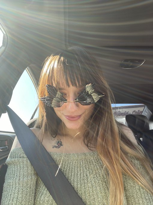 im usually the driving one in my lesbian life but im starting to accept my place as amber&rsquo;s passenger