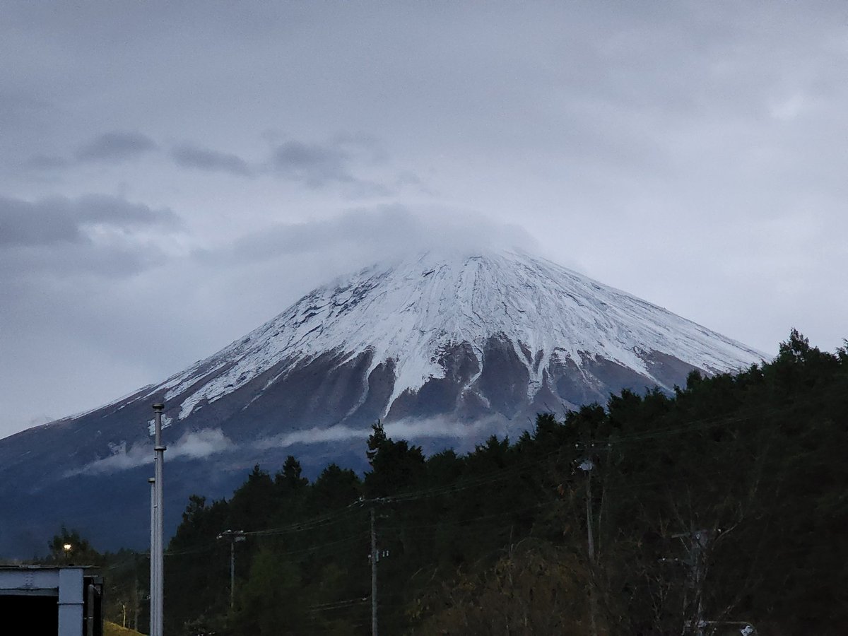 hide4076's tweet photo. 本日、朝方の富士山 https://t.co/3jXDWEvYJD