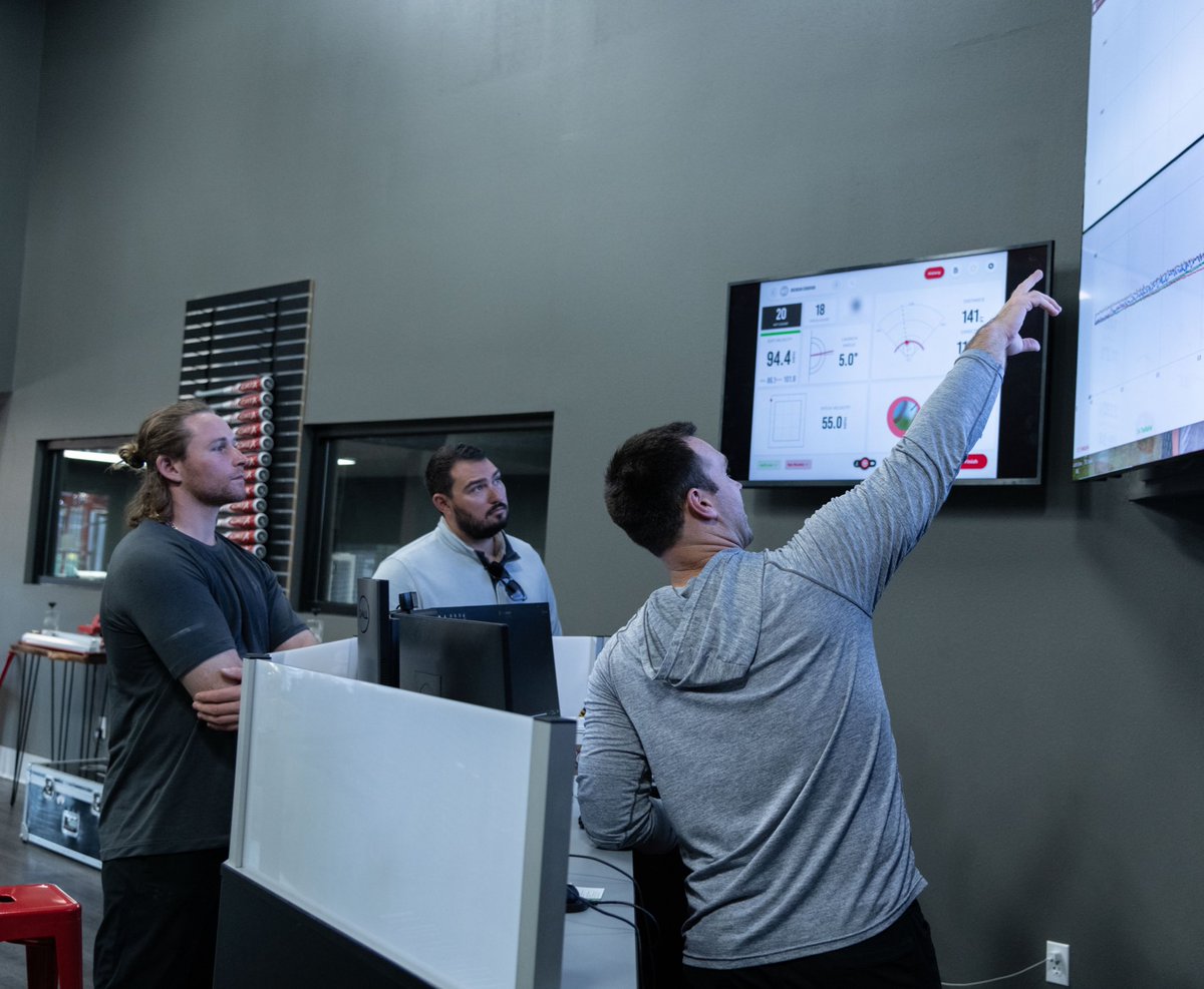 MarucciSports's tweet image. Puck Knob 🤝 Brendan Donovan

Gaining leverage in @theBPLdotcom with increased bat speed, Brendan performs best with added weight closer to the hands