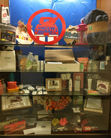 SSMS_Bobcats's tweet photo. Look what is in our basket...
A big thank you to Mr. McGinn for generously donating the beautiful painting to our fundraiser. Tickers are only $5, and the basket is worth $3200. Good luck and thank you for supporting our Bobcats! https://t.co/kXAUP8xJ4J