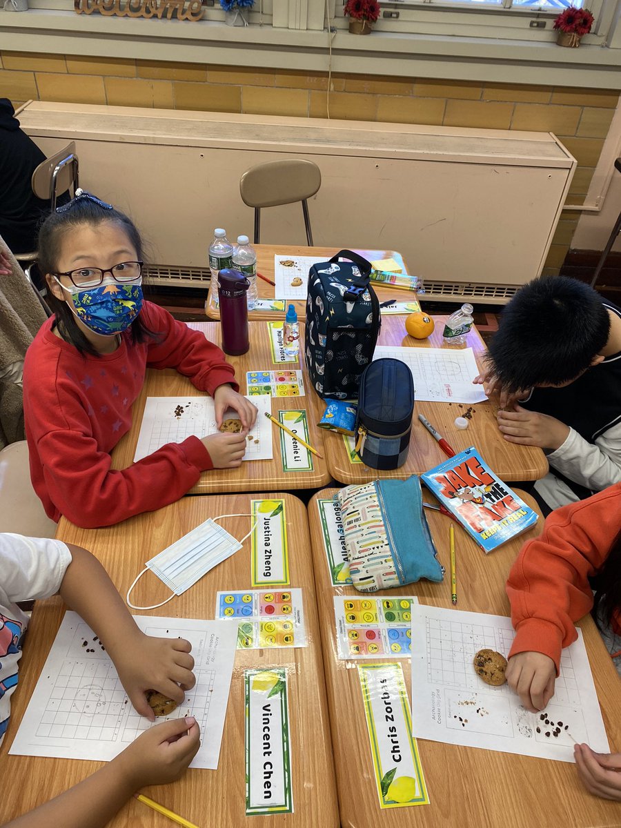 Mrs_Imbriano's tweet photo. 5th graders learned about archeologists and artifacts by excavating chocolate chips out of cookies! #buildingcontext #makinglearningfun Thanks @LaurenKeegan16 for sharing!! #teamwork @PS79Queens @CarterPs79 https://t.co/JLj1Nu6R4T