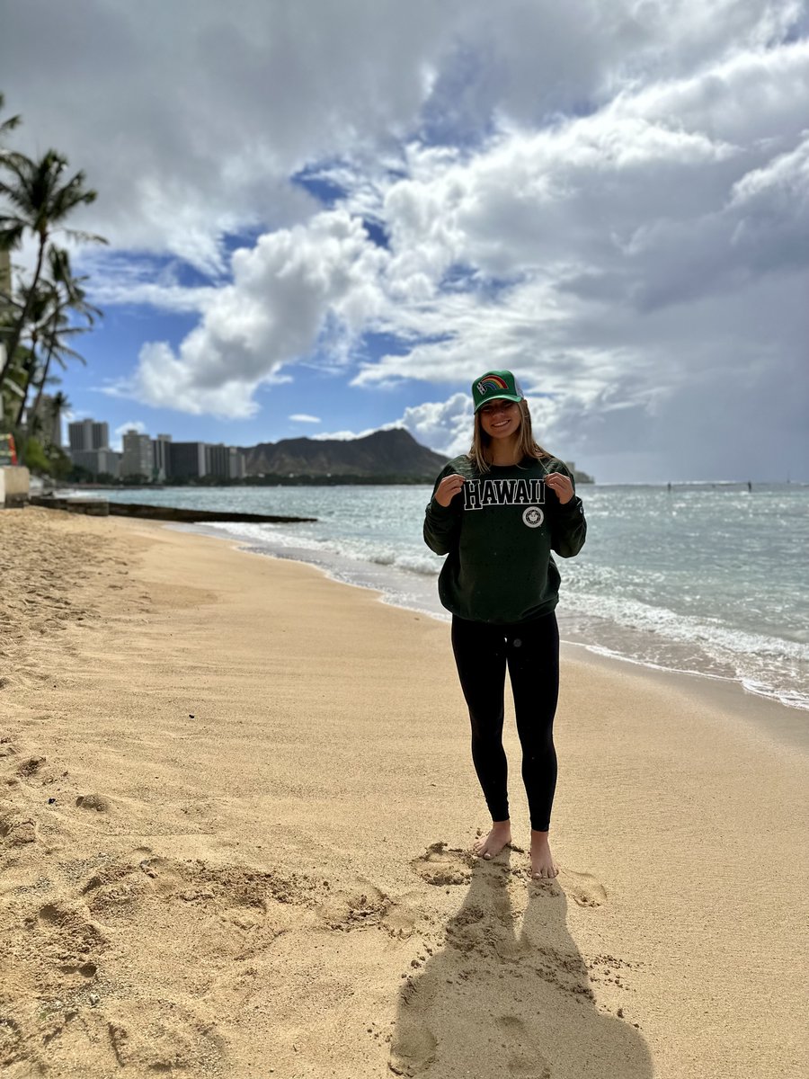 piper_bertani's tweet photo. I am excited to announce that I have verbally commited to play soccer and continue my academic career at the University of Hawaii! Thank you to everyone who has helped me throughout this process. GO BOWS!🌈 @MicheleBud @kaularowe @FrenchyMarc @HawaiiWSoccer @ECNLgirls #sistahhood https://t.co/eAkNv459Ee