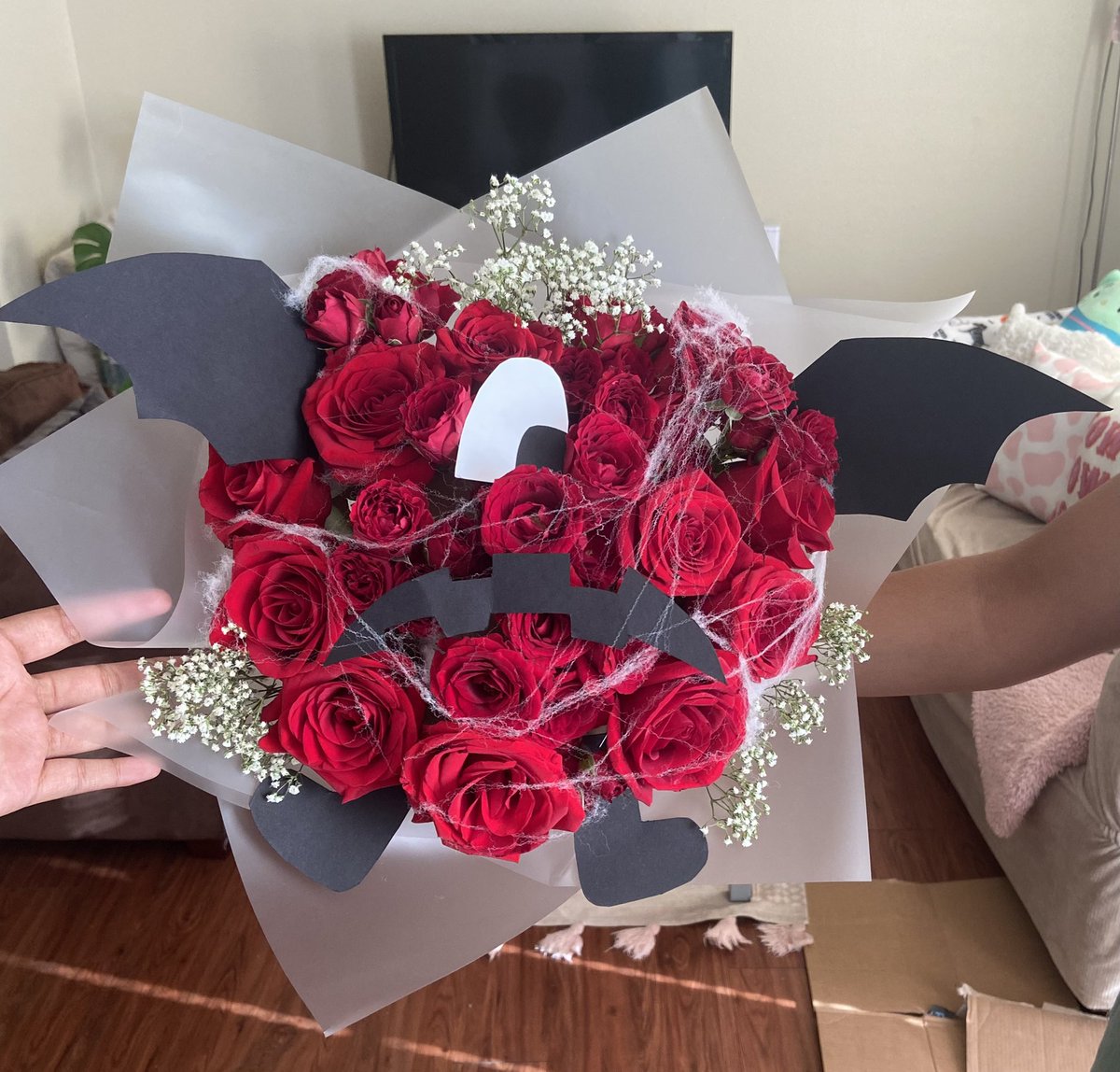 cassandraa7_'s tweet photo. My roomie and I are doing spooky bouquets or other bouquets (you can send us an inspo pic) hit us up!! @anaxgilinsky https://t.co/mzwI9UKaJF