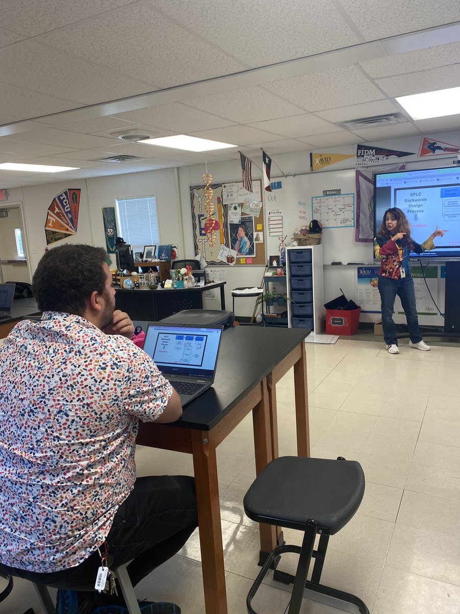waggybioteacher's tweet photo. My ETC’s got to learn about Backwards Planning today on our PD. So thankful to my coworker who facilitated the training! @ECHS_RRISD @rrisdects #backwardsdesign #earlycareerteachers #rrisd https://t.co/Vdzey2sqyM