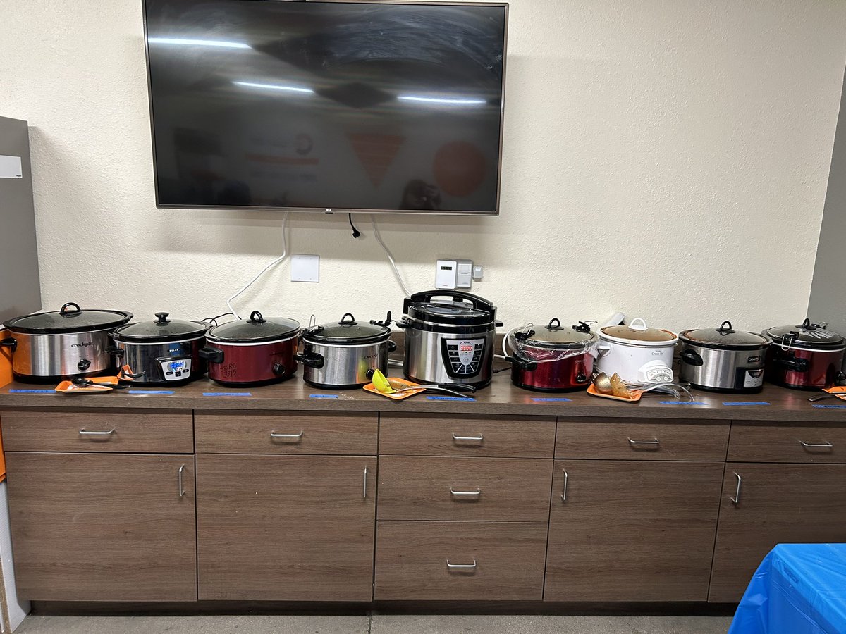 kaleyaker3315's tweet photo. CAM Chili Cook-Off was such a success! Big congrats to Ms. Sue 🧡She  won with a whopping 12 votes! #CAM2022 https://t.co/165eLITNvR