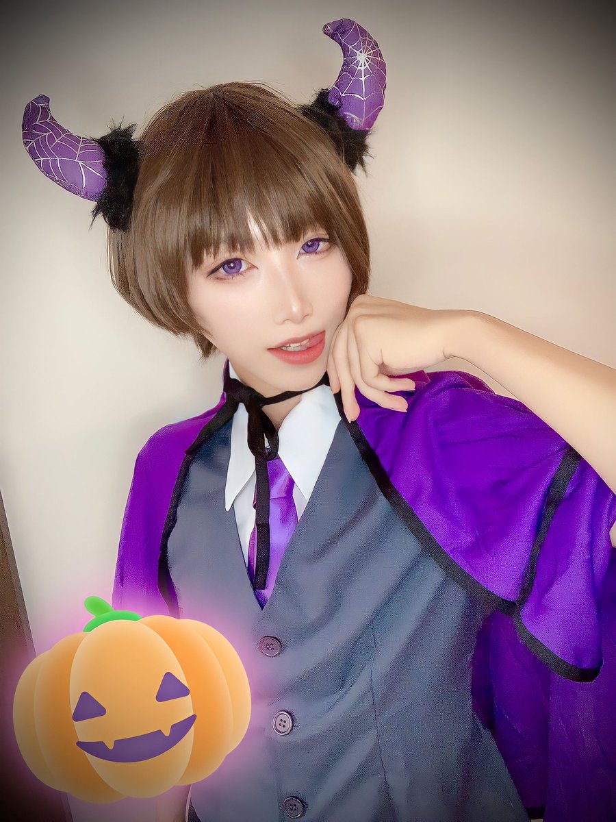 .
Trick or Treat.🎃

.