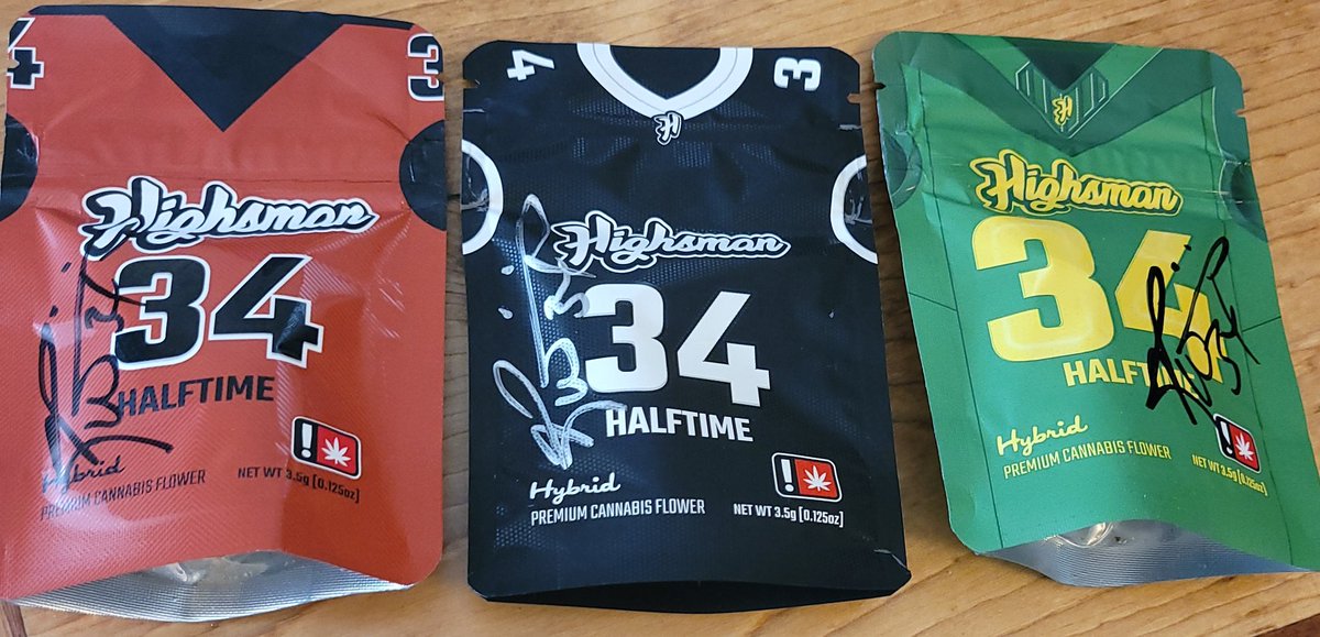 OregonWeedMan's tweet photo. Met @Rickthelaureate , the Heisman Trophy winner, 10,000 yard rusher!along with some Highsman flower and autographs before work on Saturday! Great #420 day. Living that #oregonlife #HighLife https://t.co/sEGDV4E5sl