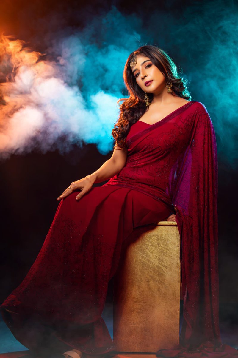 rajakumaari's tweet photo. #SakshiAgarwal 🥰

@ssakshiagarwal @ProSrivenkatesh https://t.co/TzNyZJ43dD