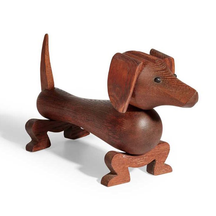 Dachshund cuteness overload! Forget the fine art, I would love this Dachshund by Kay Bojesen (Danish 1886-1958) which is in <a href="/LyonandTurnbull/">Lyon & Turnbull</a> Modern Made sale on Friday 🤩 (teak, 15cm high, 25cm long, image flipped). Info: bit.ly/3N0lBWa #Dachshund #Dachshunds
