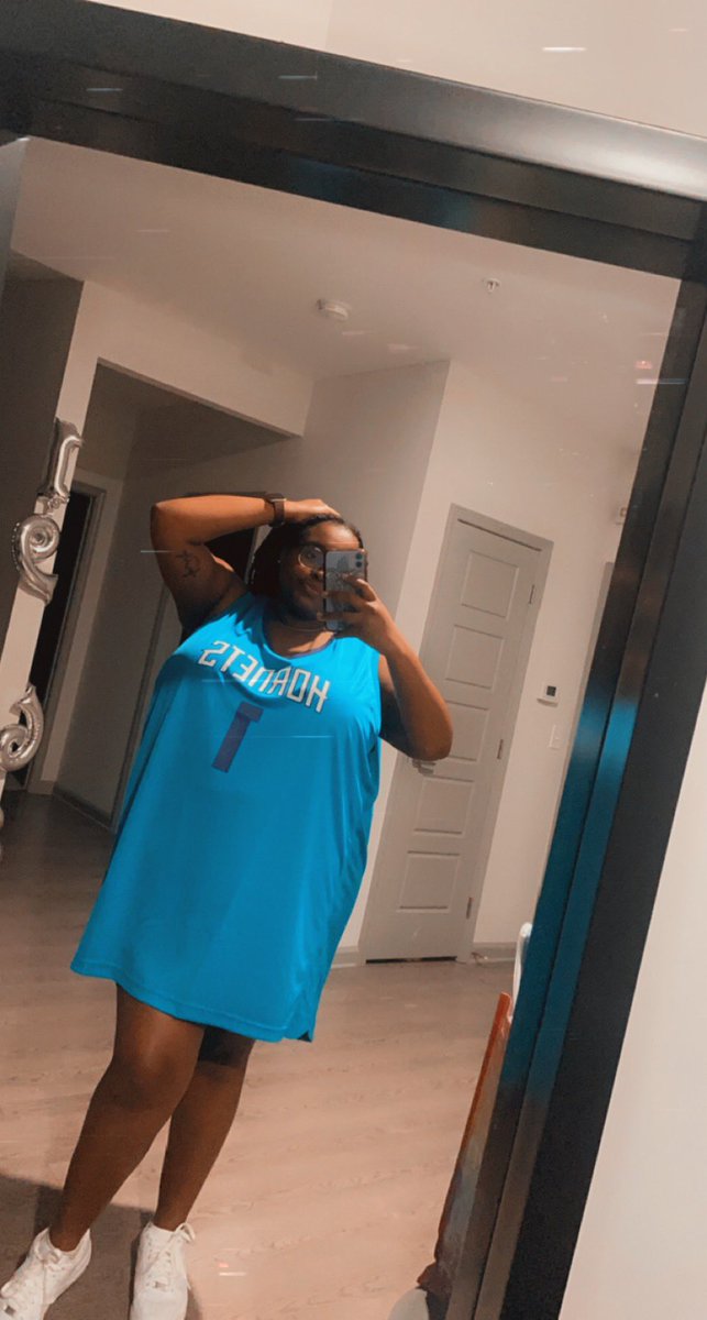 __makenzialy__'s tweet photo. if you’ve known me for a while, you know I’ve been on journey for self-love and confidence for years (and I mean years)… but for some reason this weekend I had an “aha moment”, so enjoy these photos from it https://t.co/6hMPjU7RLH