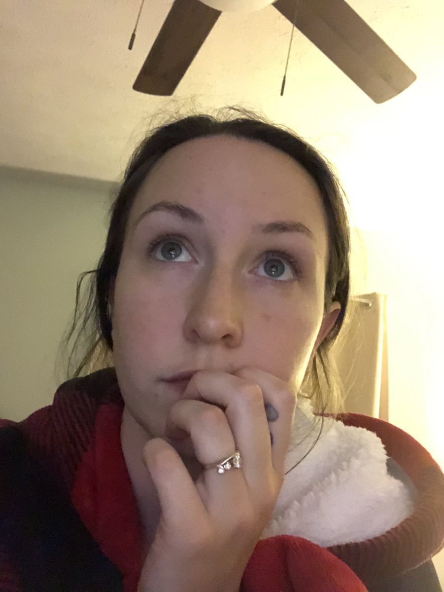 BreezySwift13's tweet photo. A diamonds gotta shine 💫🌟💎💎 #TSmidnighTS #BejeweledMusicVideo @taylornation13 plus me watching in awe as always.. in my hooded blanket... https://t.co/pTKvOflwMD