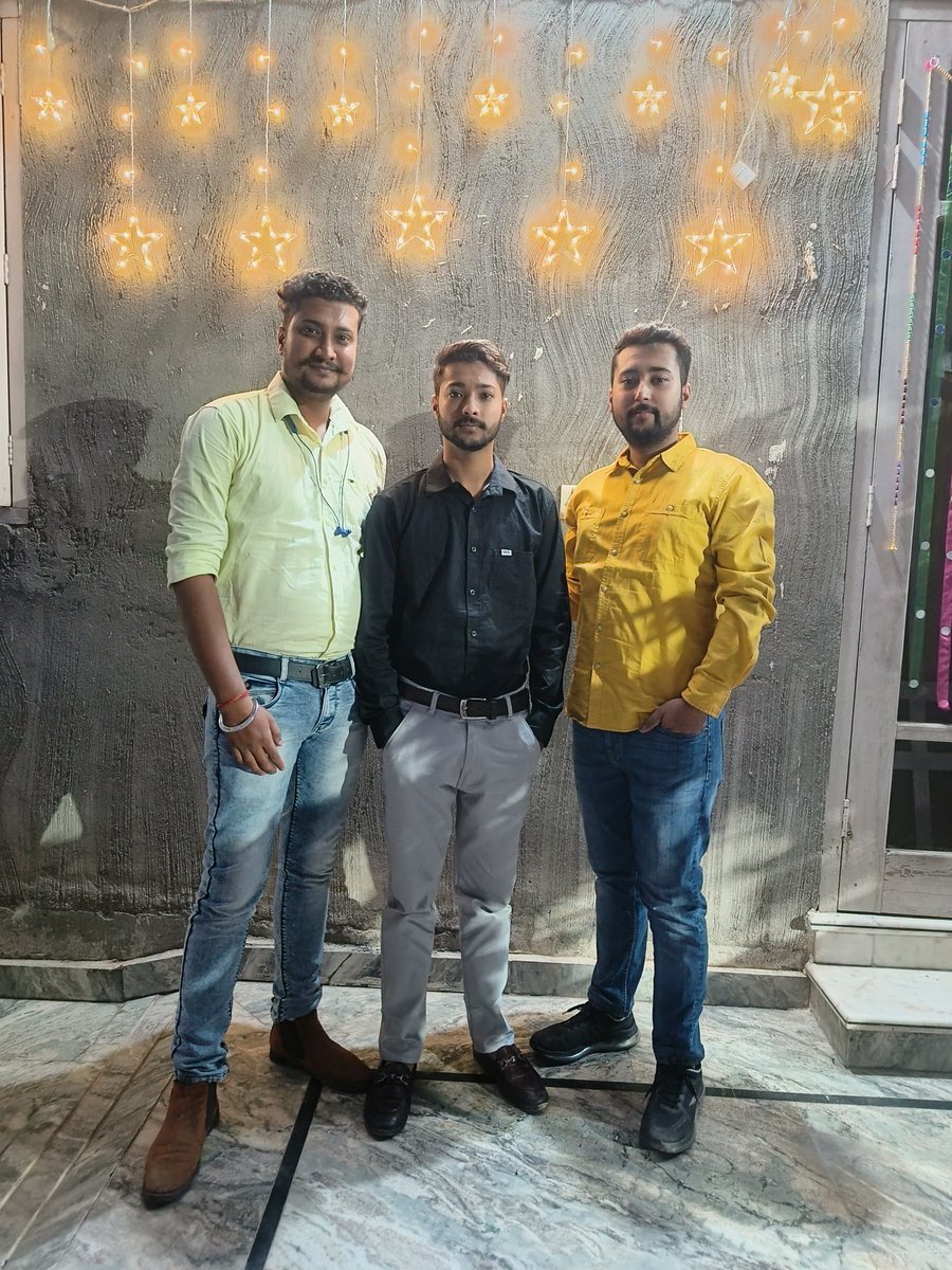 Rithikdattera's tweet photo. Brothers ❤️🤩🎆
Happy diwali to everyone
#HappyDiwali2022 @Rithikdattera @ajay_dattera @Gauravdatera @rahul_rathora https://t.co/GgxRZPuX7F