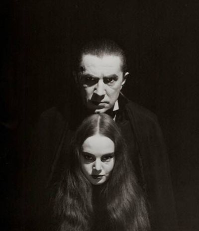 KevSothoth's tweet photo. Mark of the Vampire 1935
Bela Legosi as Count Mora
Carroll Boreland as Luna (O.G. GOTH PRINCESS) Legend is that she was an obsessed Legosi fan who wrote him letters and ended up getting the role. #horror #gothicgirl #BelaLegosi #31dayhorrorchallenge https://t.co/ILZ31kvIax