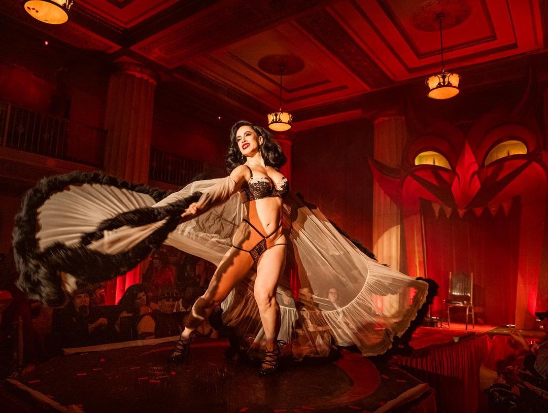 A favorite capture from a magical <a href="/Zombo_The_Clown/">Theatre Bizarre</a> experience.  #hailzombo

The past two weekends have been so incredibly full. To spend the daytime with burlesque legends (the elders) &amp; nights being legendary has me processing opportunity and afterglow differently.