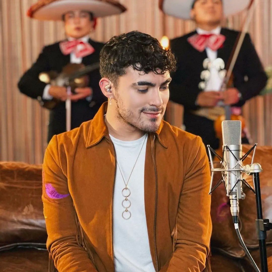 #MundialDelPopNews ♥️

Los HTs: #DennisArana &amp; #4L4RM4 aparecen en la lista de tendencias en Twitter en Ecuador, Colombia, Uruguay, Panamá, Argentina, Chile &amp; +9 países. 🤯

iFelicitaciones <a href="/_DennisArana/">Dennis Arana</a>! ✨💚