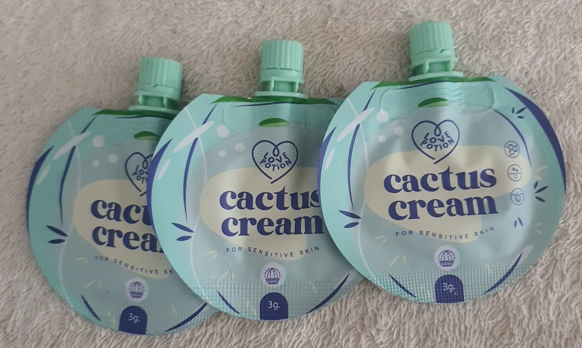 keididididiii's tweet photo. ส่งต่อครีมแคคตัส​ ยังไม่แกะ​ สภาพ​100​%
3ซอง​ 207​บาท(ส่งฟรี)​ #lovepotion #เลิฟโพชั่น​ #ครีมแคคตัส​ #cactuscream​ #ส่งต่อ​ #ส่งต่อสกินแคร์ #สกินแคร์พร้อมส่ง #สกินแคร์ #ลดรอยสิว #มอยเจอร์ไรเซอร์
#ซ้อก้าด https://t.co/SpAqVDcgWK