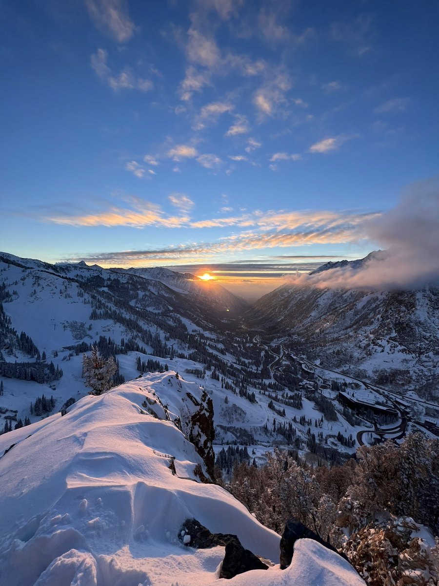 AltaSkiArea's tweet photo. LCC Sunsets 😍 https://t.co/wZtI2Vt2bs