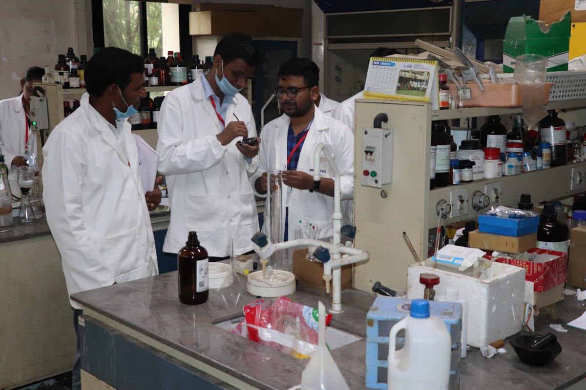 csir_ncl's tweet photo. CSIR-NCL Skill Development Program concludes course on 'Drug Polymorphism &amp; Pharmaceutical Cocrystals.' A total of 11 candidates participated and completed the program. Glimpses of training, hands-on, and certificate distribution program. @CSIR_IND @AshishLele3467 @rajeshgonnade https://t.co/41jZmFCD8y