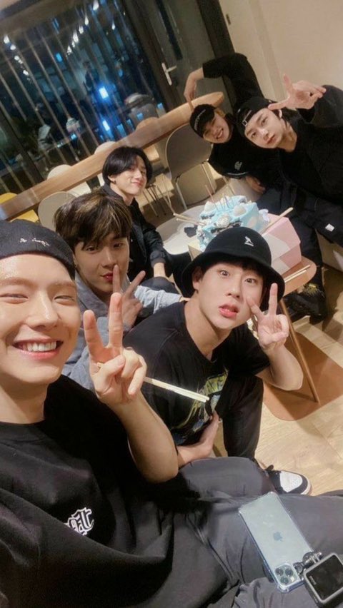 songnos1's tweet photo. #MAMAVOTE #MONSTAX
알티만 하고 가도 투표수에 반영 된대요! 10회 이상이라고 하니까 한 번씩 누르고 가셔용 순위 올려봅시다 🫶🏻 https://t.co/NxS7xo5TAl