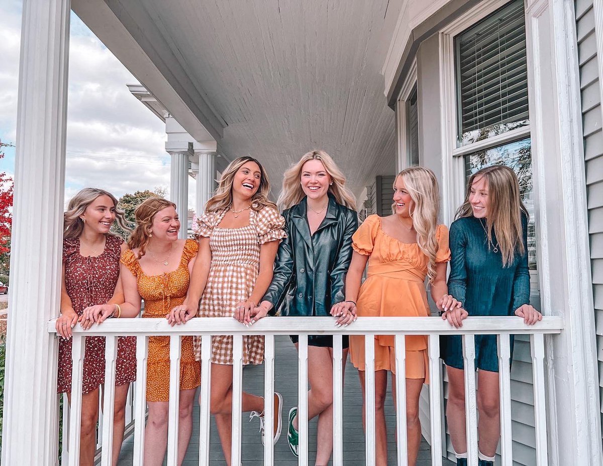 120 years of Delta Zeta!💗💚 #foundersday