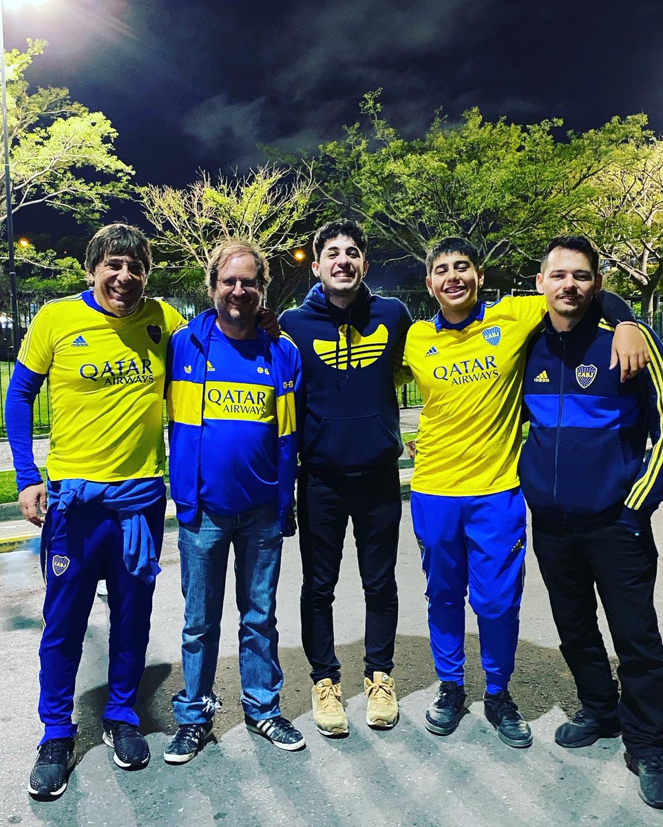 RichiCohen's tweet photo. Postales de otra tarde/noche que nunca vamos a olvidar..
Con mi admirado amigo #MartinKohan e hijo…
Con la otra parte del #SectorF 
#MiLugarEnElMundo
Cómo nos gusta dar vueltas, nos fuimos al obelisco…
Y eso que no fuimos a #McDonalds 😂
SIEMPRE con @caamm696 y @_Advinculista_ https://t.co/eSpAGPw00G