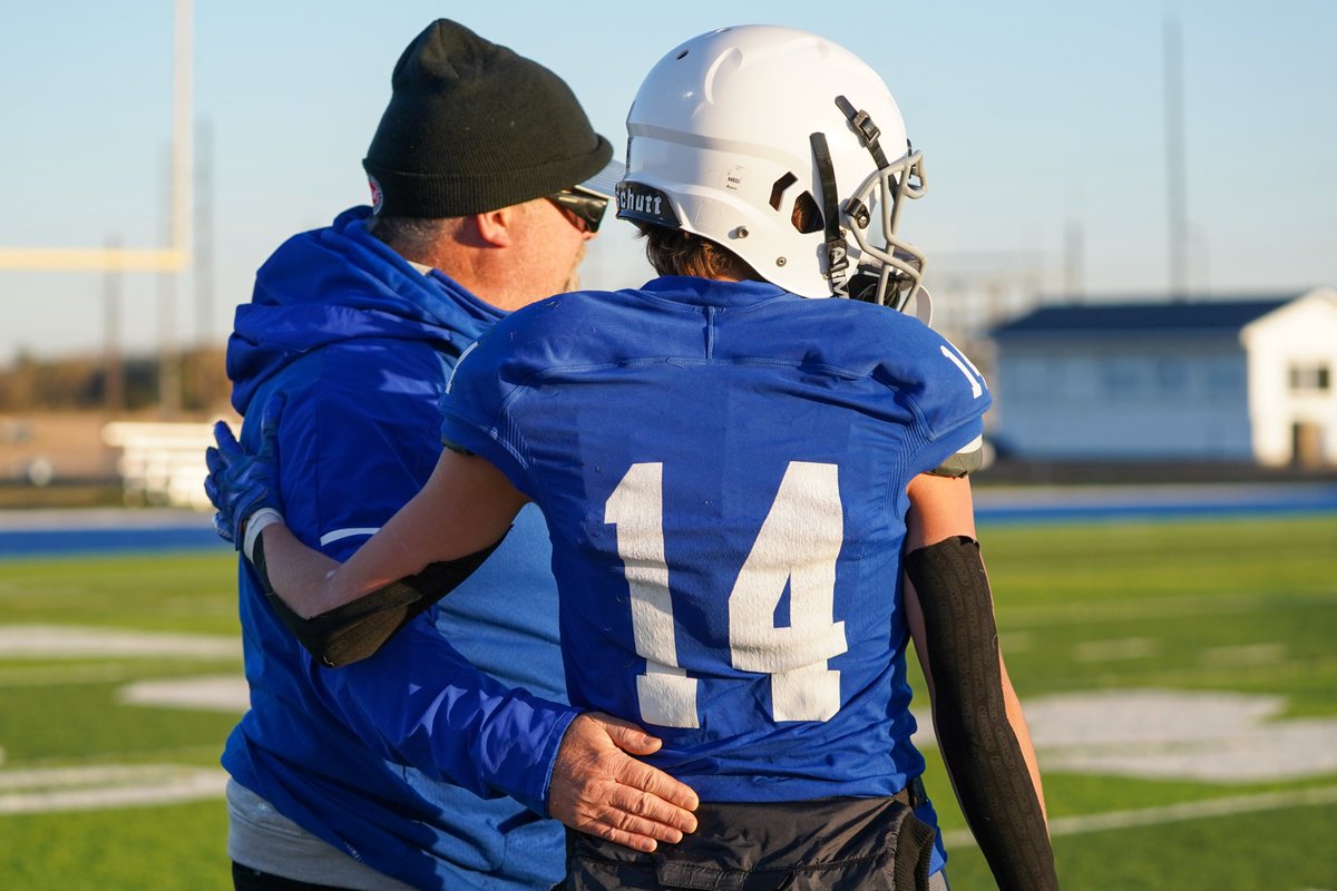 johnsang16's tweet photo. @MannPaul7 & @NicMatejcek positively impacted these #8thgrade players both on the field and in the classroom this season. @KMKoMetFootball @KM_Activities
Tag a coach who has made an impact in your life. #ThankACoach #LiveGrateful #KoMetExcellence https://t.co/1cXGX5QHhT