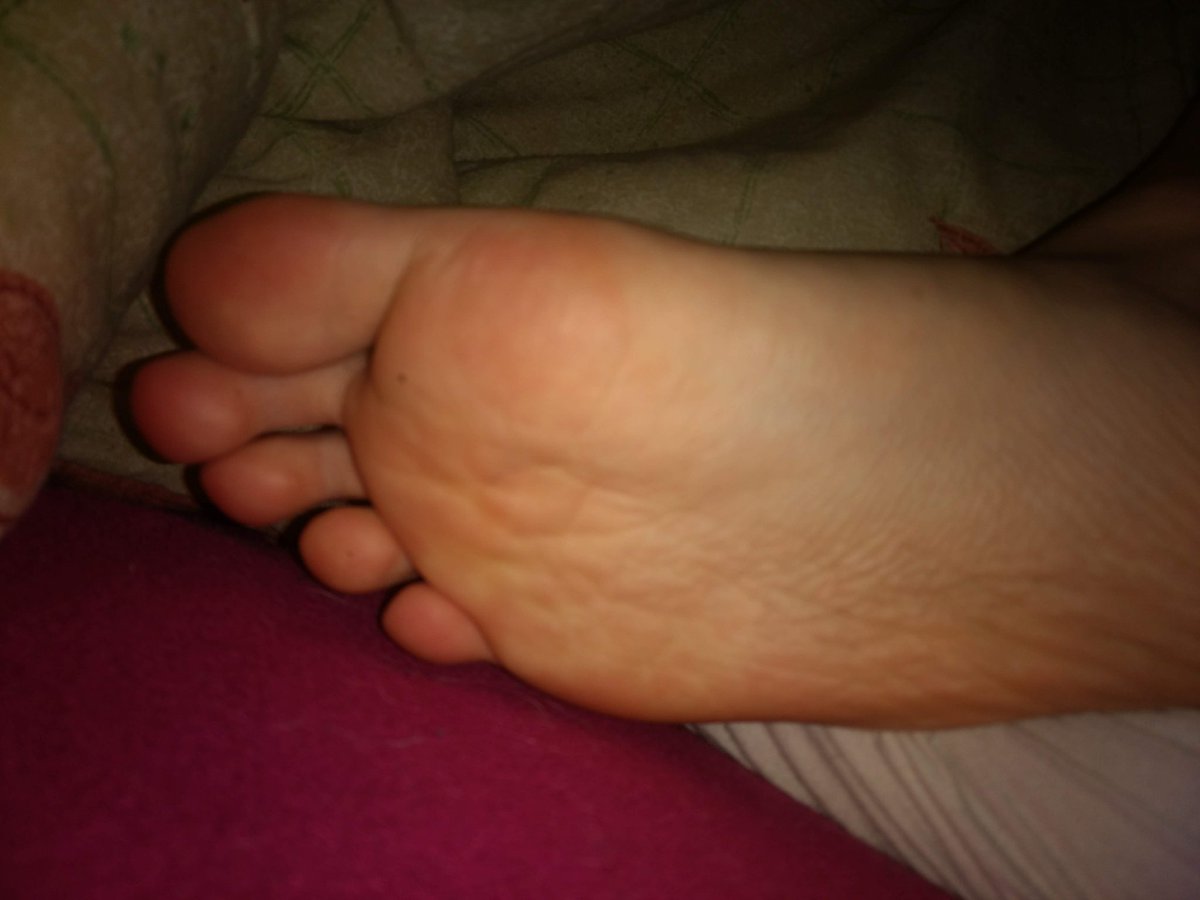 ppss010's tweet photo. Late night post 👣👅
Retweet if you like them 💚 
#piesmexico #feet #solescloseup #toes #footboy #FOOTFETİSH https://t.co/3uL4ecOrzu
