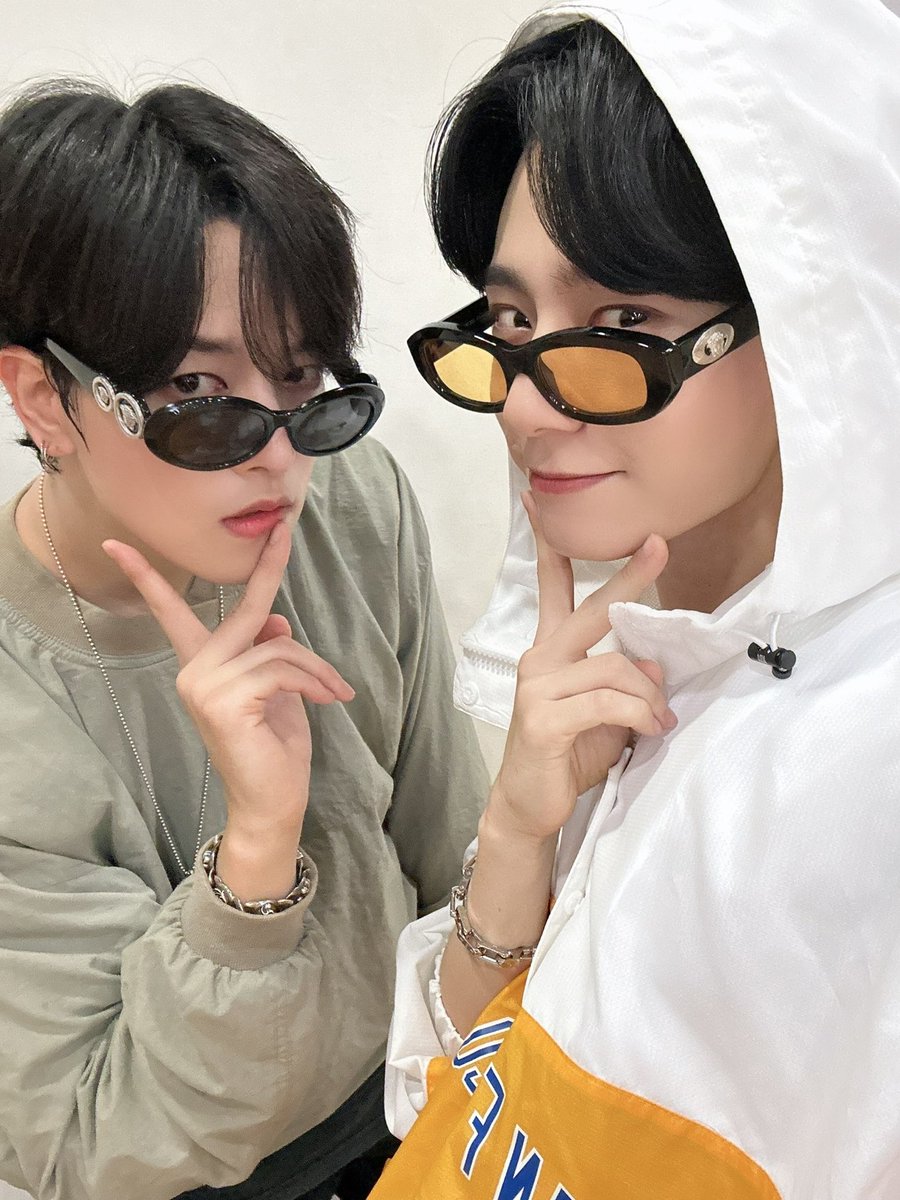 F1_Y408's tweet photo. Who here misses the RAWOONG ship? https://t.co/fQNwT7jO6A