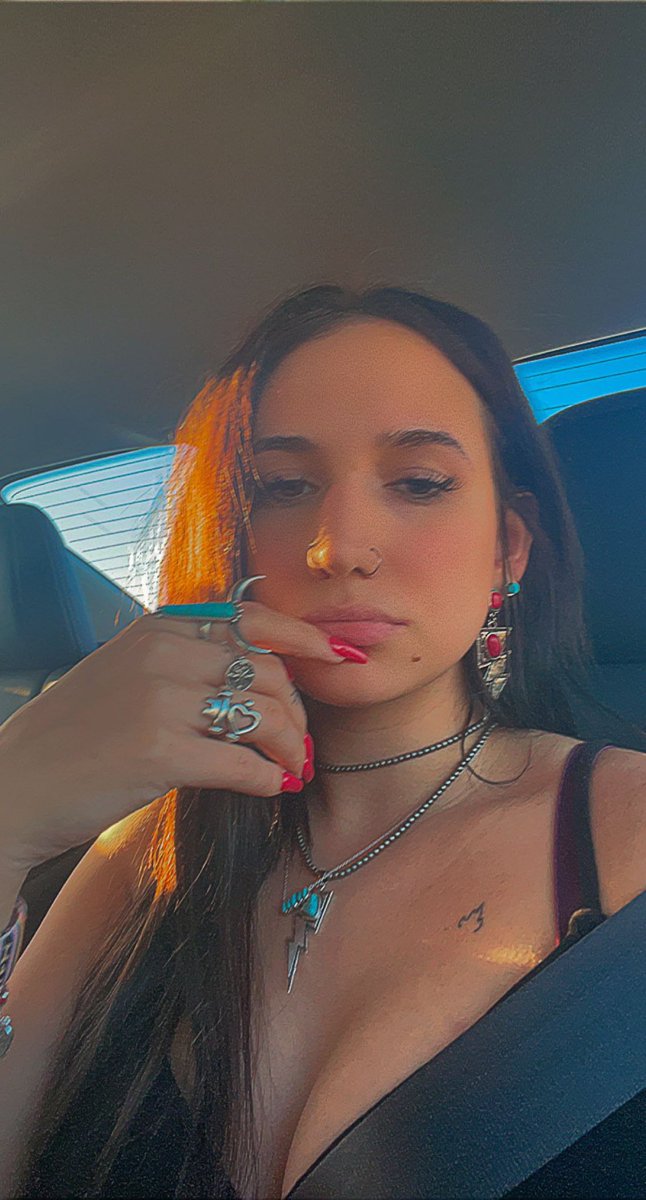 𝕒𝕧𝕖𝕣𝕪 𝕝𝕖𝕟𝕒𝕖 ⚡️ tweet media