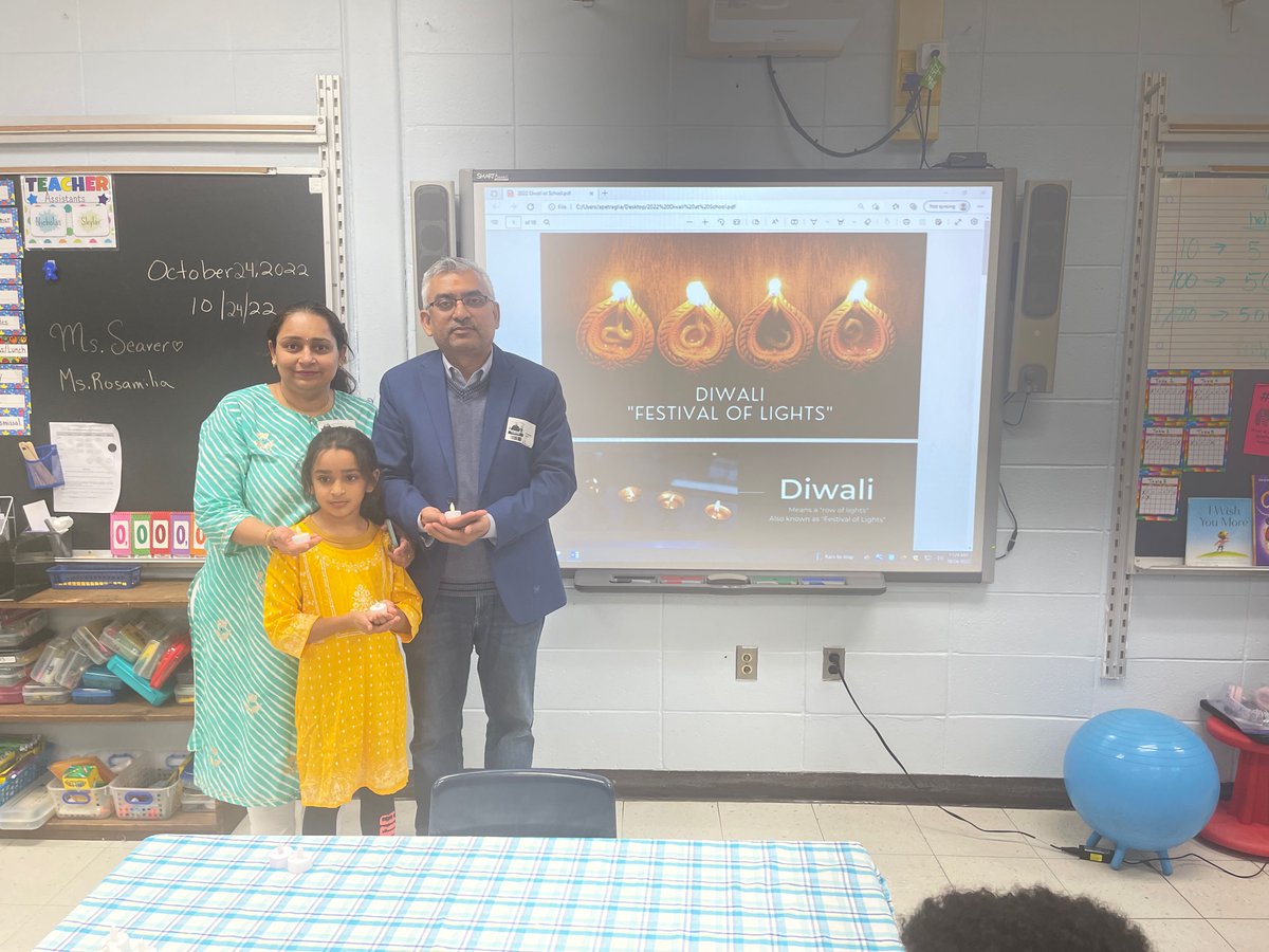apoorvakhatri's tweet photo. Thank you Commack Schools for helping Mishika celebrate Diwali #BAPSDiwali #BAPS https://t.co/bMsRInZmNO