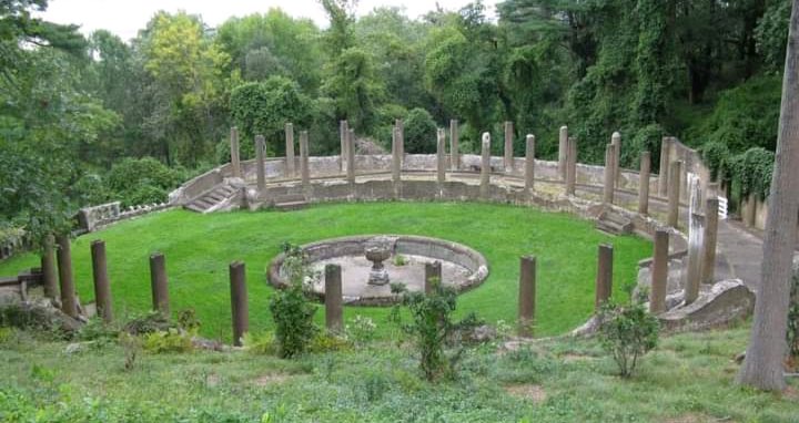 oapawsgroup's tweet photo. Pagan and Witch Fact:
Gardens can be used to grow herbs and plants for different crafts and spells

Positive Post: 
May luck be on your side

#pagan #positivity #wiccan #witches https://t.co/yUeWFLcp7I